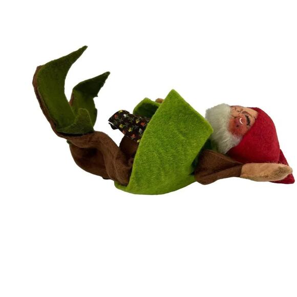 Annalee Mobilitee Vintage Christmas Gnome Elf Red Hat Green Vest Poseable 1971 - Picture 3 of 8